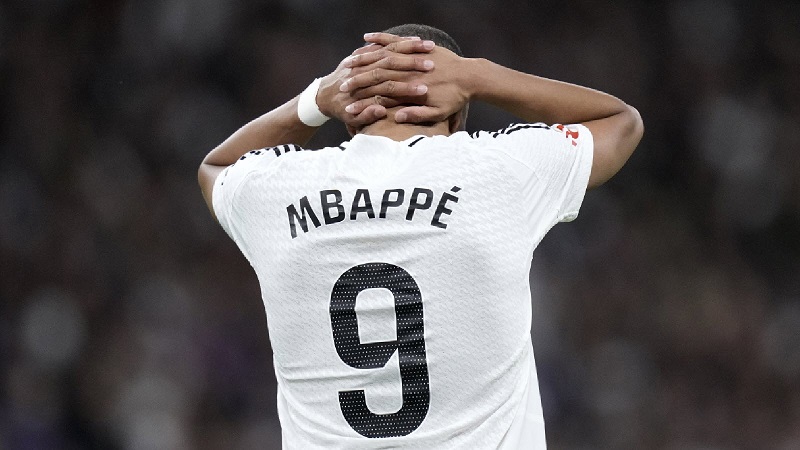 mbappe-mac-ao-so-may-2