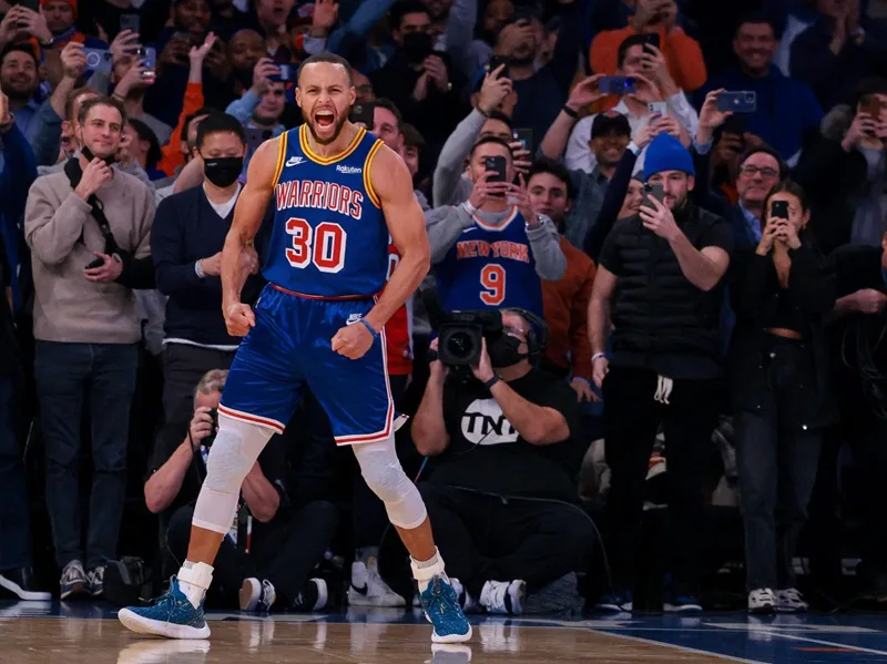 Stephen Curry - Biểu tượng vĩ đại tái định nghĩa lối chơi bóng rổ hiện đại tại giải NBA.