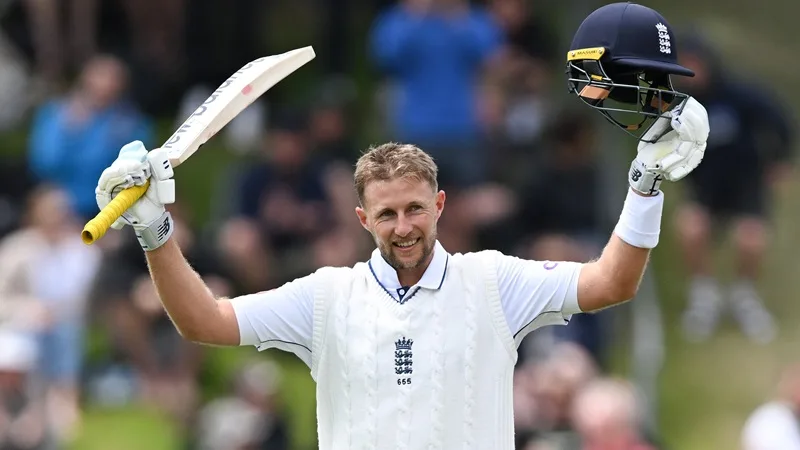 Joe Root thời trẻ trong màu áo câu lạc bộ Yorkshire trước khi vươn tầm thế giới.
