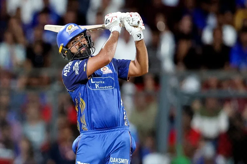 Kỹ thuật đánh bóng Pull Shot thương hiệu của "Hitman" Rohit Sharma.